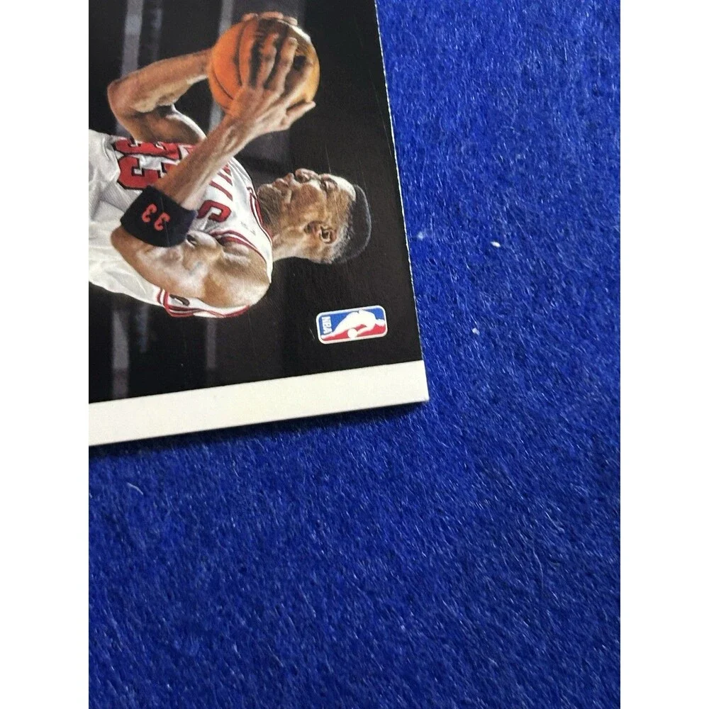 2011 Panini Season Update Scottie Pippen Patch 001/399